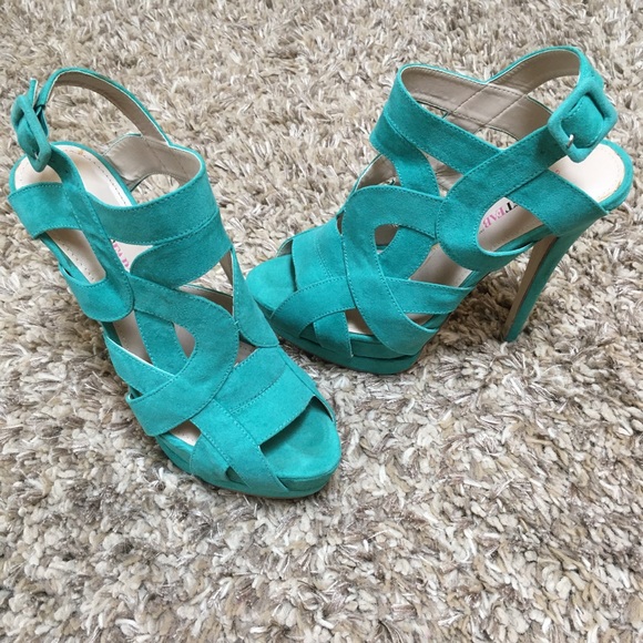 JustFab platform heels - Picture 2 of 10